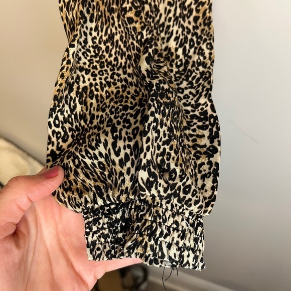 Urban Outfitters | Cheetah Twist Front Crop Top - Picture 4 of 8